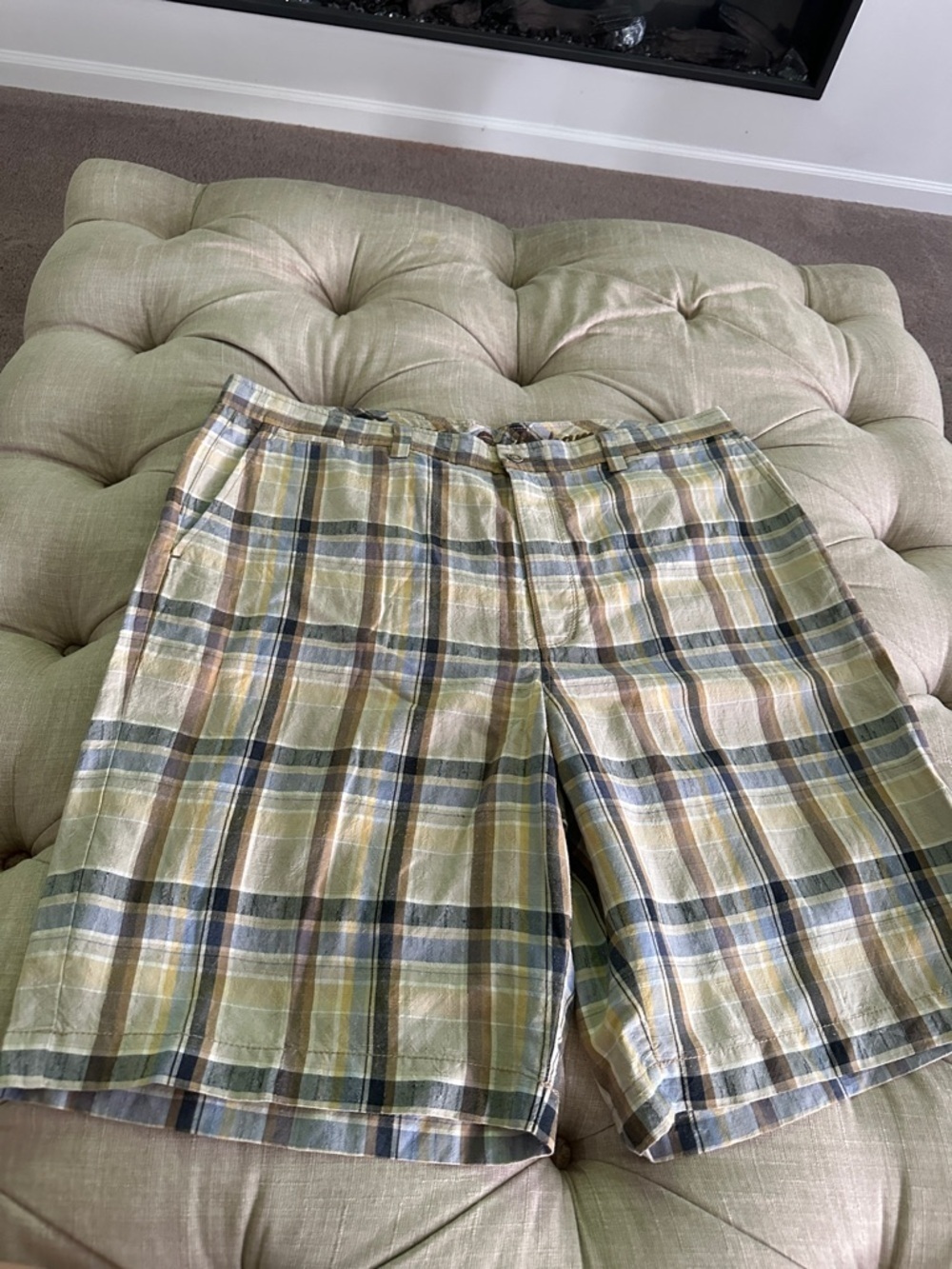 Tommy Bahama Men's Green Plaid Flat-Front Shorts